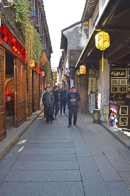 吉鹿力问答社区-专注解决问题,让你轻松我喜欢一个人可是她比我高7厘米我该怎么办,听她的闺蜜说她喜欢我可是我们身高有点问题怎么办?顺便问一